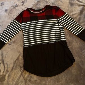 Maurice’s women’s size small lightweight pullover sweater